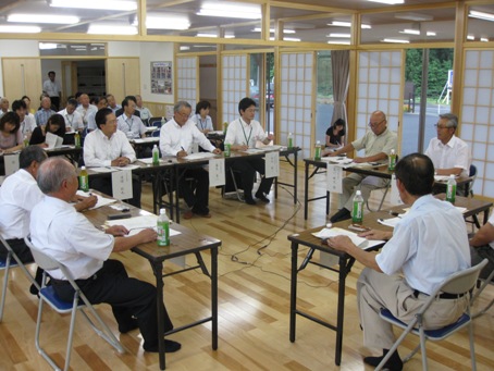 写真：草の根地域訪問の様子1