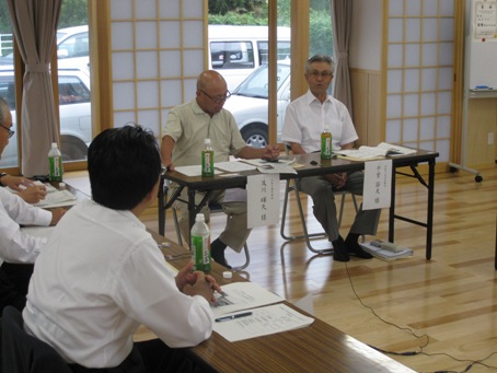 写真：草の根地域訪問の様子2