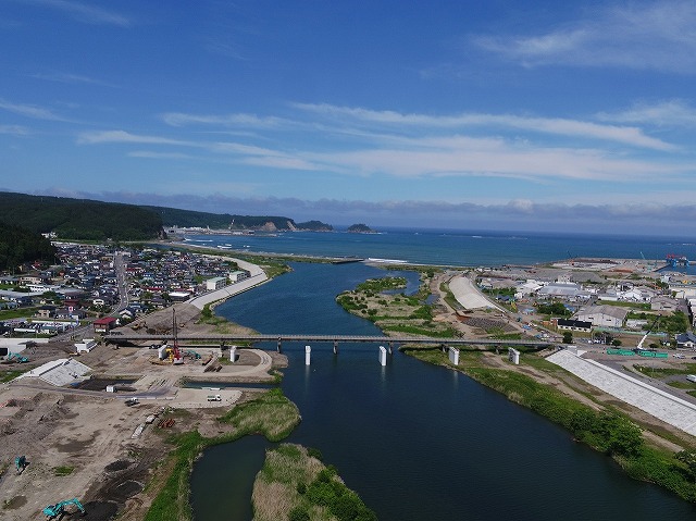 湊橋の空撮写真1