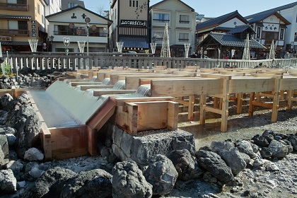 草津温泉の湯畑湯樋