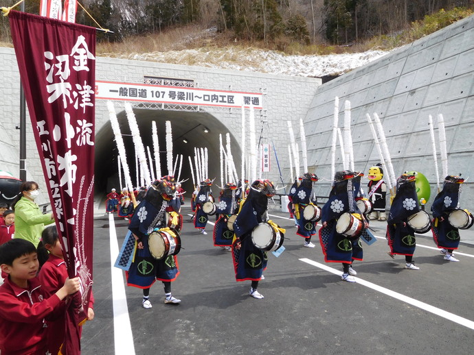 梁小獅子踊り