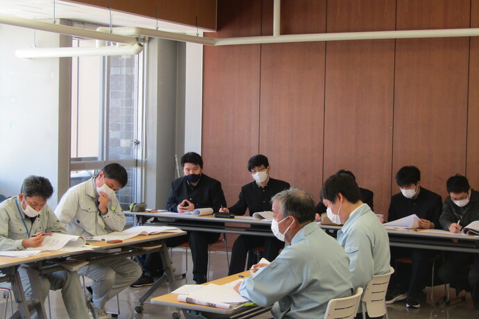 写真：橋梁補修設計勉強会1