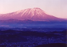 盛岡市岩山頂上展望台から見る岩手山（12月）の景観