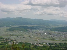 遠野市松崎町高清水展望台から見る遠野盆地の景観