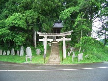 一関市本寺地区平泉野台地から見る駒形根神社の景観