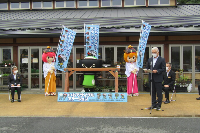 社会福祉法人岩手県社会福祉協議会加藤事務局次長から福祉分野との連携によるサイクルラックの紹介状況写真