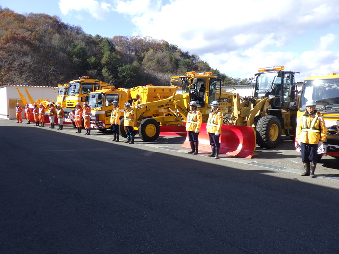 【令和6年11月25日掲載】国・県・宮古市合同の除雪機械出動式を開催しました！