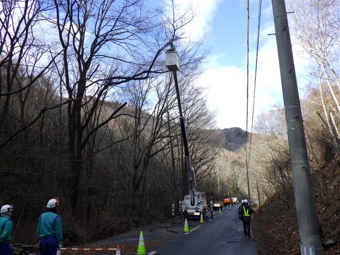 （手前）東北電力NW、（奥）岩手県