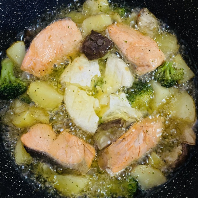 岩手産サーモンごはん