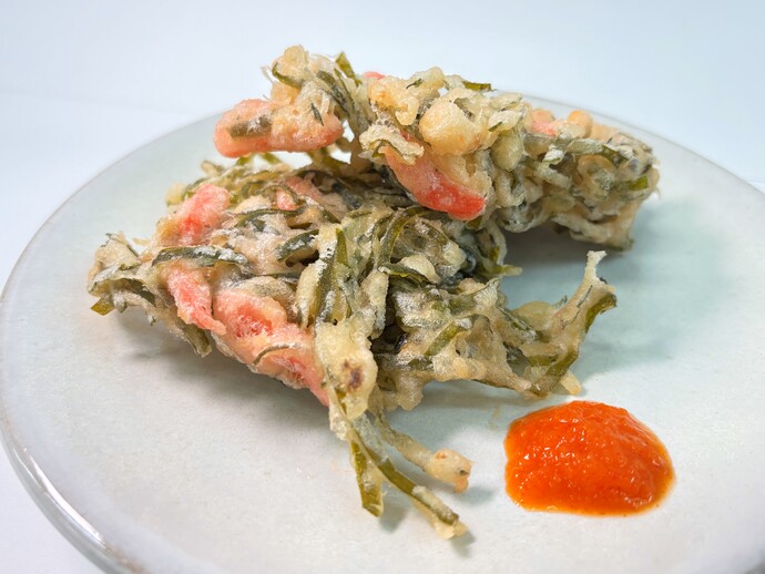 久慈育ち琥珀サーモン中骨とひき（すき）昆布のかき揚げ