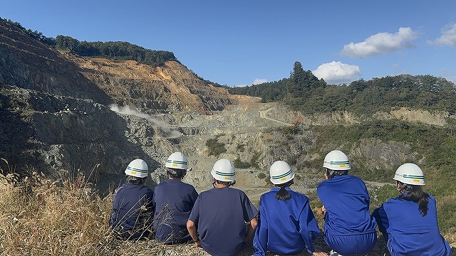 【令和7年11月10日掲載】盛岡市立土淵中学校で建設業体験学習会を実施しました！