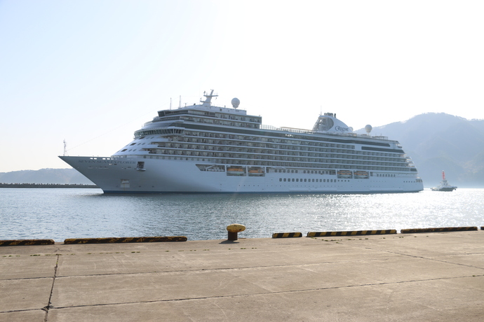 【令和7年10月17日掲載】10月19日（日曜）は宮古港へ！「セブンシーズ・エクスプローラー」寄港！