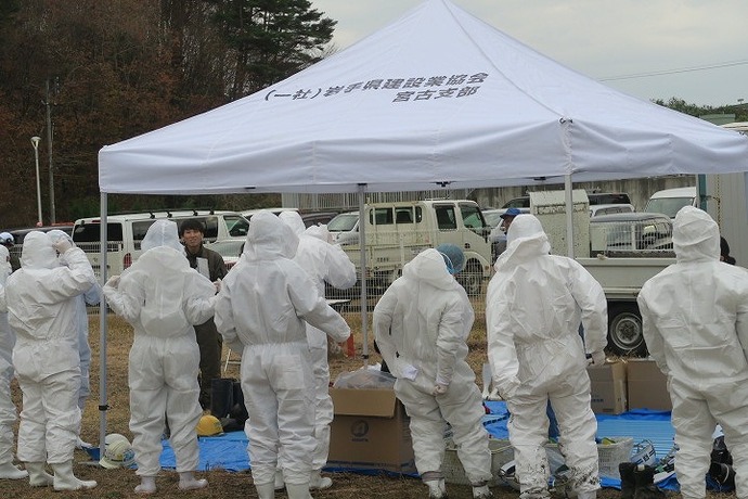 防護服の着脱（訓練）