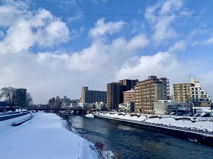 開運橋からみた北上川