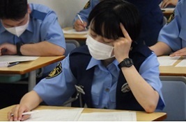 写真:前期試験4